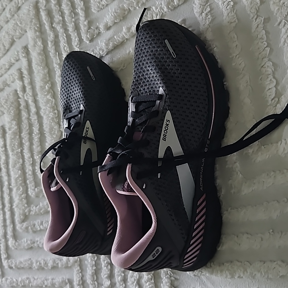 Brooks Adrenaline GTS 22